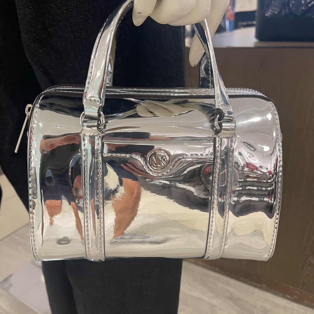 MICHAEL KORS Jet Set Small Patent Duffel Xbody Crossbody Bag
Silver
NWT - Picture 8 of 16
